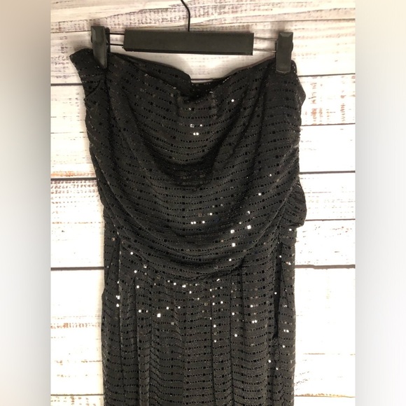 Sequin all over black strapless jumpsuit - Picture 3 of 16